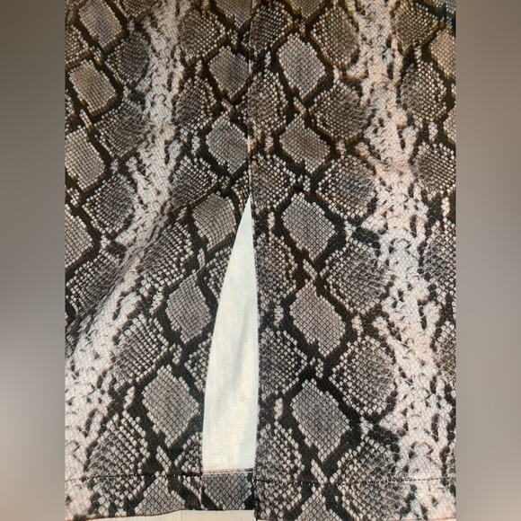 NEW AG Adriano Goldschmied The Kory X Snakeskin Pencil Skirt Size 25 - Picture 5 of 10